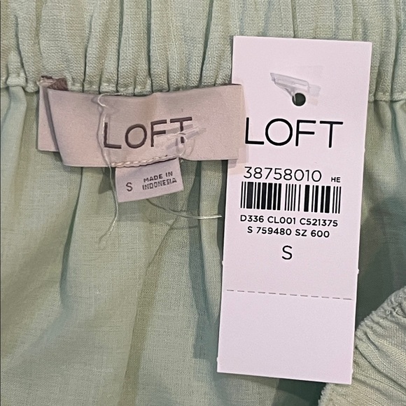 NWT LOFT light green eyelet embroidery skirt with a scalloped hem size small - Picture 8 of 10